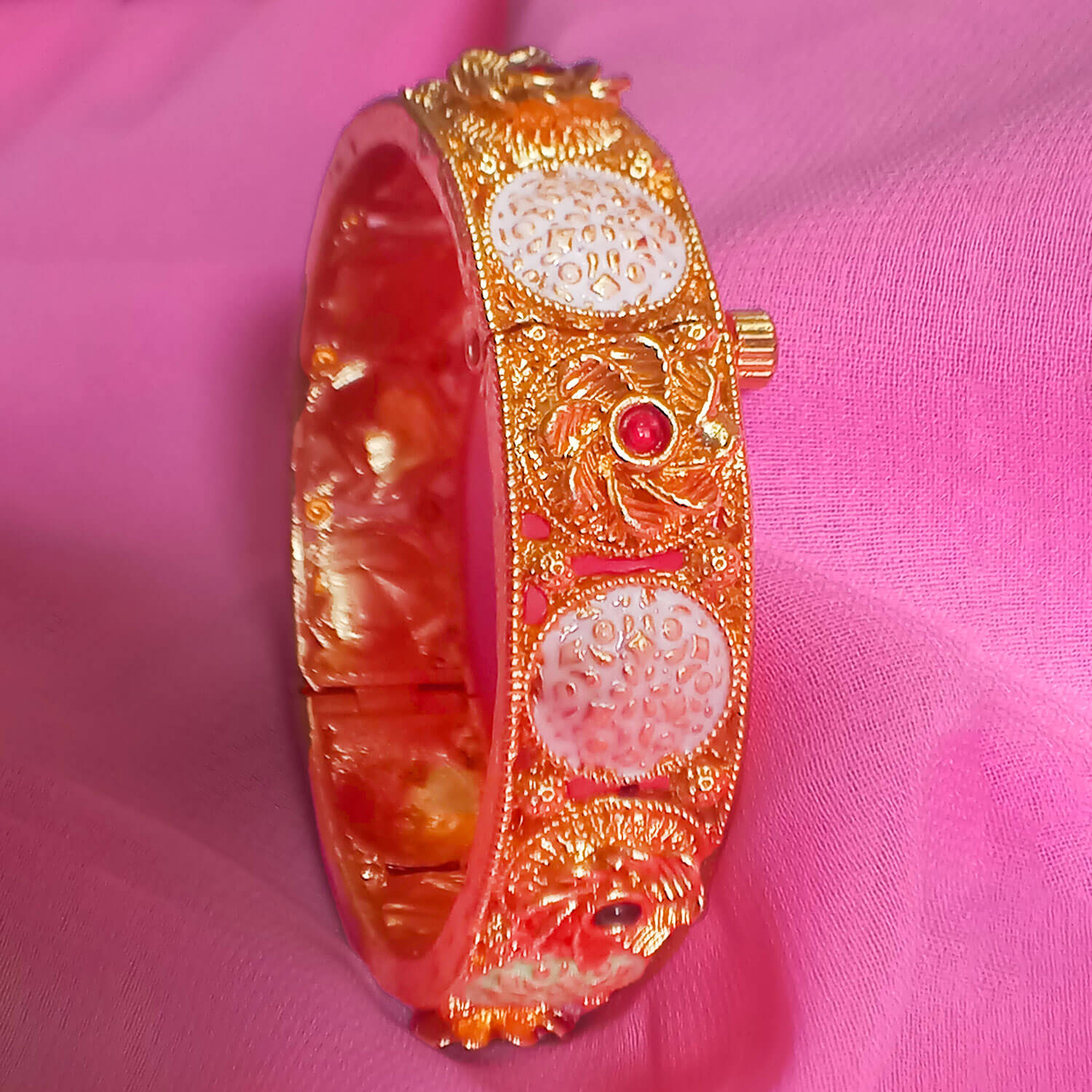 Buy Yaarita's Antique Design Meenakari Bangles Set