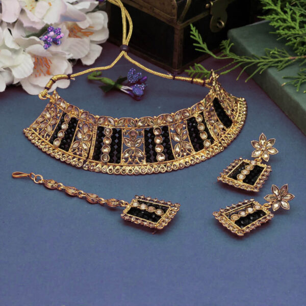 Buy Yaarita's Black Color Choker Kundan Necklace Set