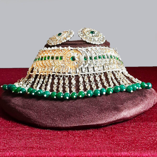 Buy Yaarita's Gold Plated Green Kundan Designer Choker Necklace