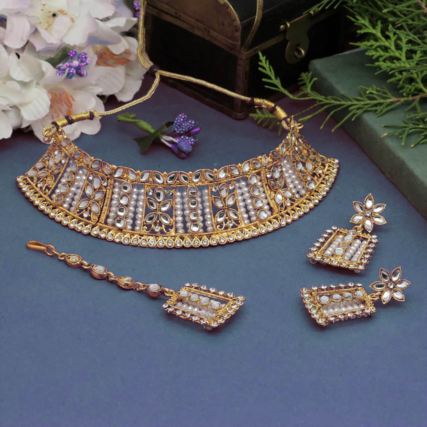 Buy Yaarita's White Color Choker Kundan Necklace Set