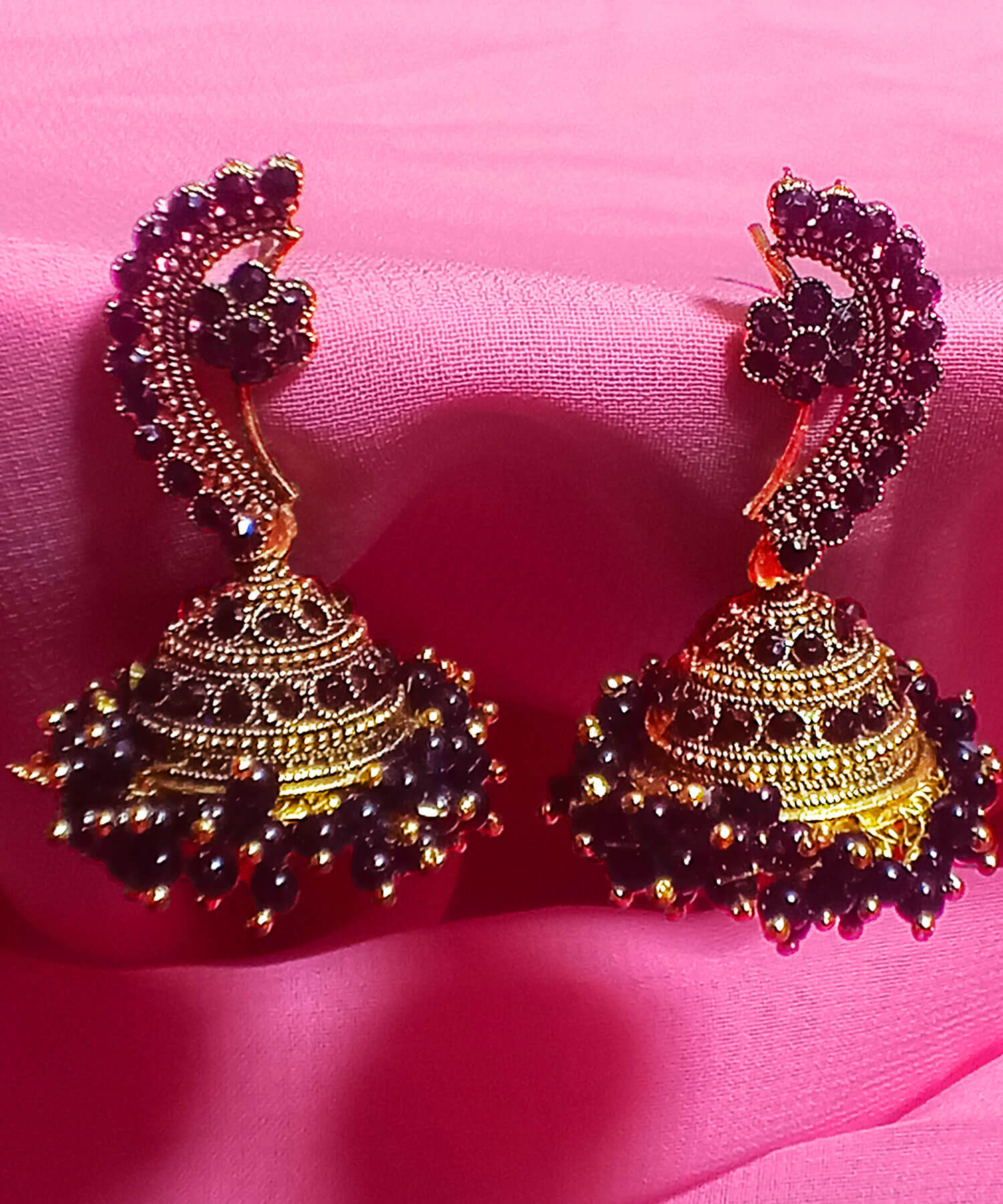 yaaritas-gold-plated-black-color-beautiful-jhumki-earring