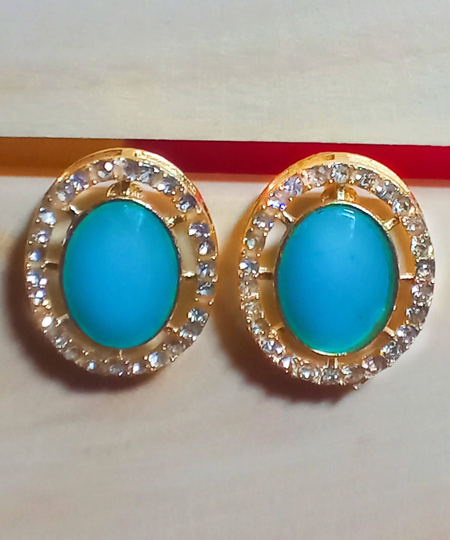 yaaritas-gold-plated-crystal-stone-light-blue-color-stud-earring