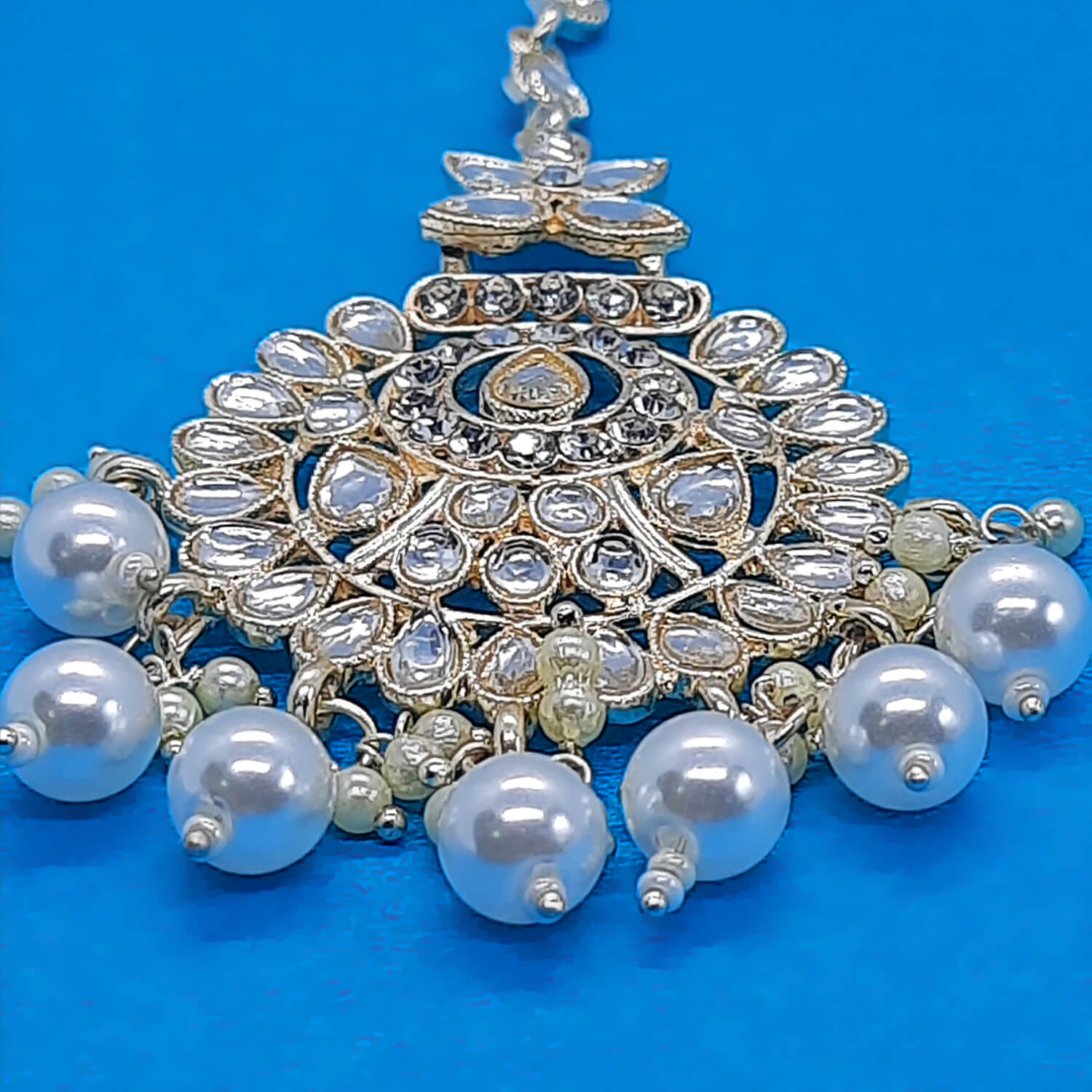 yaaritas-imitation-white-color-kundan-maang-tika