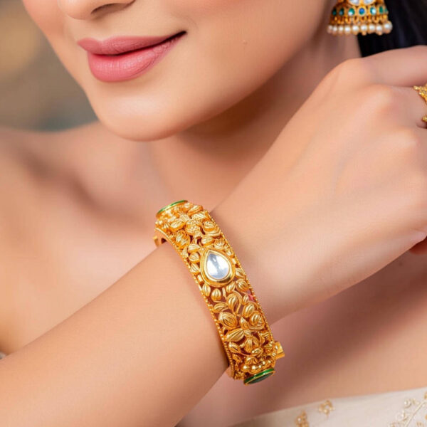 Yaarita’s Paan Segmented Beautiful Textured Bangles Set