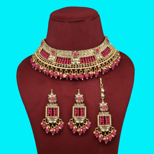 yaaritas-rani-color-choker-kundan-necklace-set