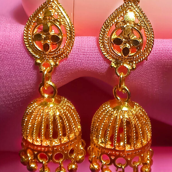 yaaritas-dye-gold-golden-color-beautiful-jhumki-earring