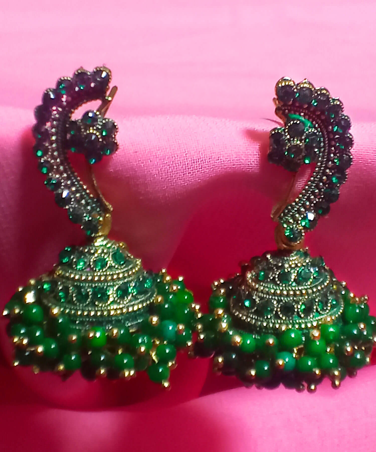 yaaritas-gold-plated-green-color-beautiful-jhumki-earring