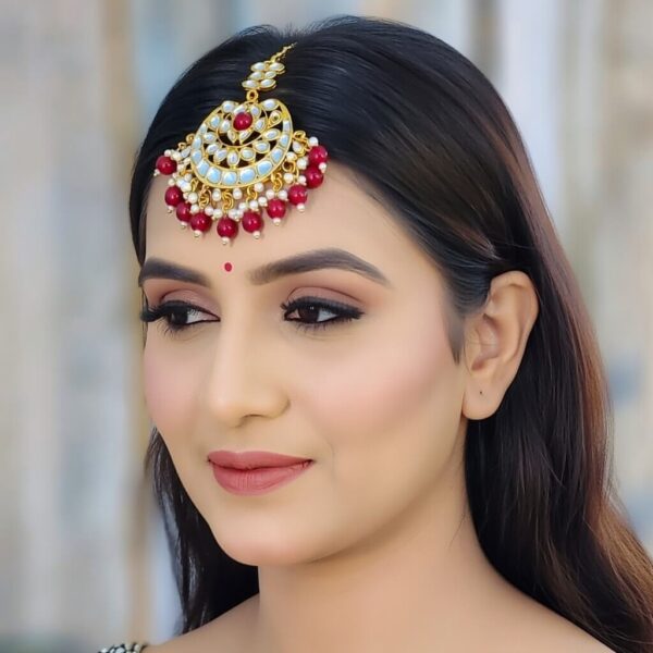 Yaarita's Maroon Color Kundan Maang Tika