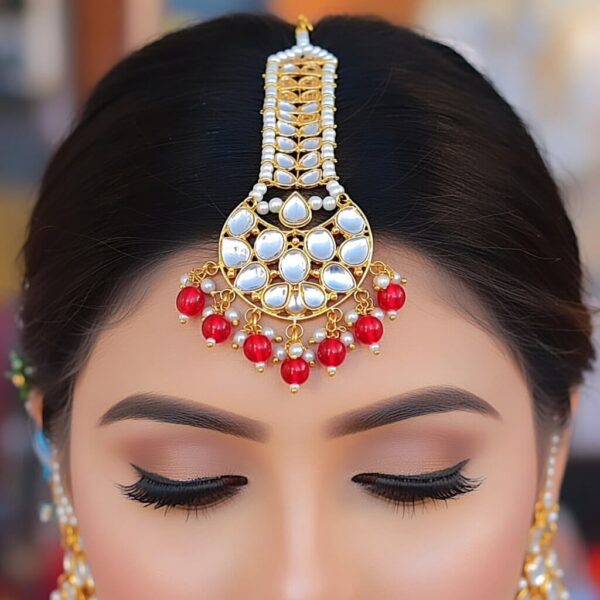 Yaarita's Red Color Kundan Maang Tika