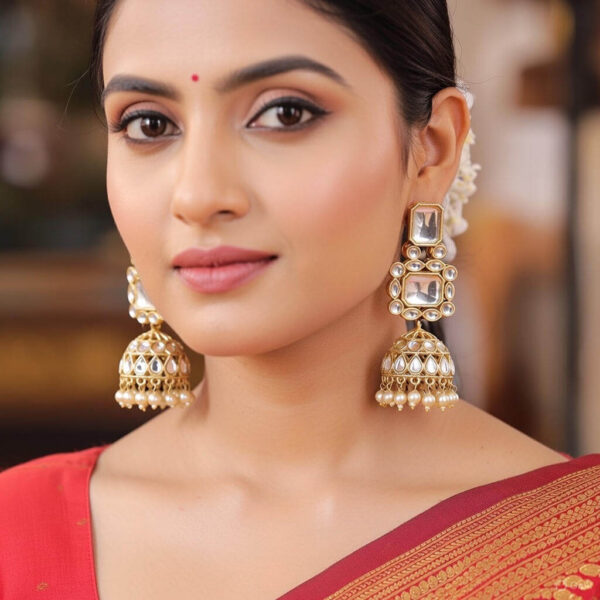 Yaarita's White Color Kundan Earrings